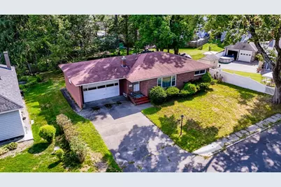 8 Albion St, Methuen, MA 01844 - Photo 2
