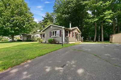 223 Garnet St, Springfield, MA 01129 - Photo 4