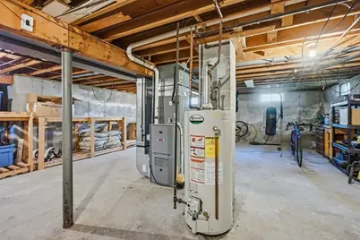 223 Garnet St, Springfield, MA 01129 - Photo 24