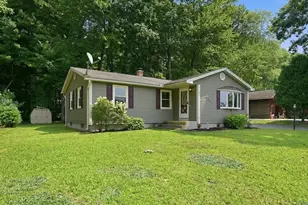 223 Garnet St, Springfield, MA 01129 - Photo 1