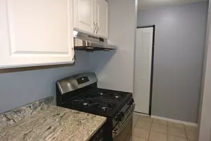 40 Shrewsbury Green Dr, Shrewsbury, MA 01545 - Photo 6