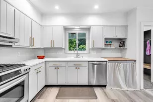 37 Hopkins Pl, Longmeadow, MA 01106 - Photo 18
