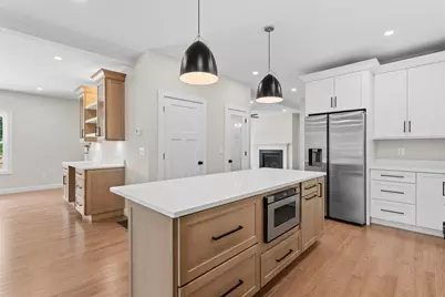 80 Hampstead St, Methuen, MA 01844 - Photo 10