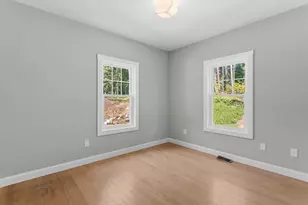 80 Hampstead St, Methuen, MA 01844 - Photo 12