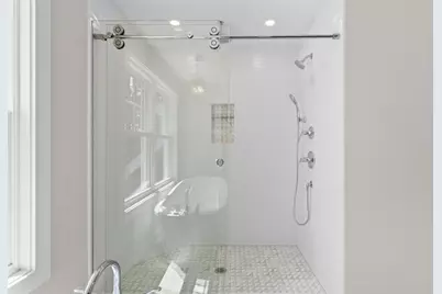 80 Hampstead St, Methuen, MA 01844 - Photo 24