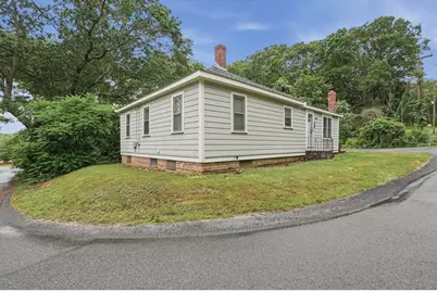 2 Columbus Rd, Plymouth, MA 02360 - Photo 4