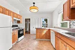 18 Crawford St, Malden, MA 02148 - Photo 6