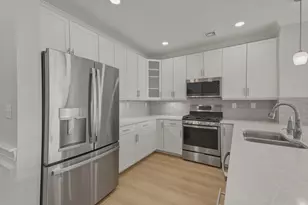 320 Middlesex Ave, Medford, MA 02155 - Photo 4