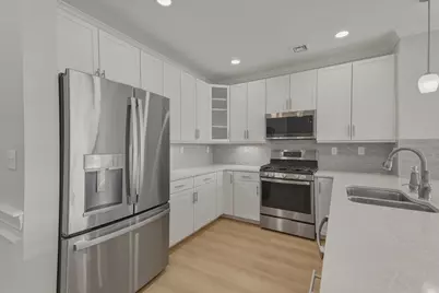 320 Middlesex Ave #A203, Medford, MA 02155 - Photo 4