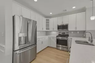 320 Middlesex Ave, Medford, MA 02155 - Photo 4