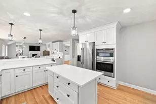 25 Greenbriar Dr, Shrewsbury, MA 01545 - Photo 10