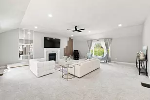 25 Greenbriar Dr, Shrewsbury, MA 01545 - Photo 16