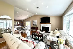 27 Hill St, Leominster, MA 01453 - Photo 10