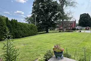 27 Hill St, Leominster, MA 01453 - Photo 8