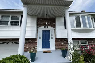 27 Hill St, Leominster, MA 01453 - Photo 2