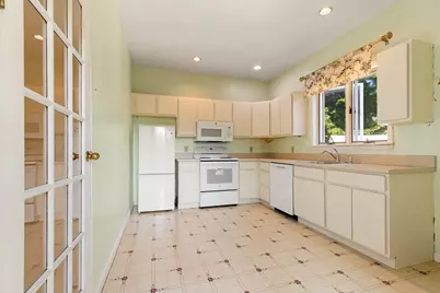 42 Broad St #3, Salem, MA 01970 - Photo 16