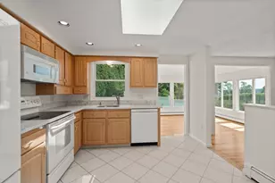 31 Phillips Cir, Waltham, MA 02452 - Photo 16