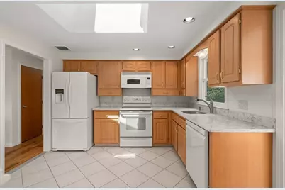31 Phillips Cir, Waltham, MA 02452 - Photo 14