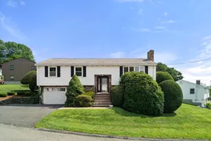 31 Phillips Cir, Waltham, MA 02452 - Photo 2