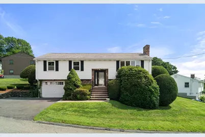 31 Phillips Cir, Waltham, MA 02452 - Photo 2