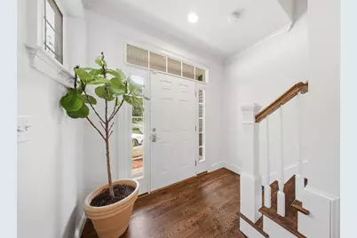 35 Milford St, Medway, MA 02053 - Photo 8