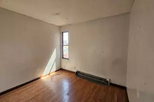 344 Maple St, Holyoke, MA 01040 - Photo 8