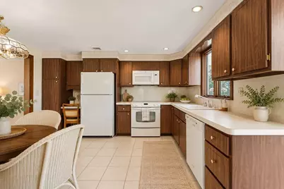 76 Cushing Ave, Revere, MA 02151 - Photo 6