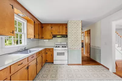207 Valley St, Pembroke, MA 02359 - Photo 10