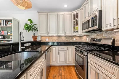 24 Custer St #1, Boston, MA 02130 - Photo 8