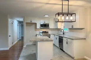 13 Center St, Medway, MA 02053 - Photo 6