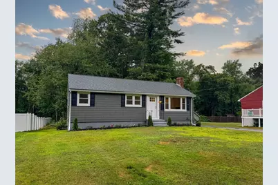 13 Center St, Medway, MA 02053 - Photo 2