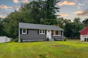 13 Center St, Medway, MA 02053 - Photo 2