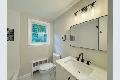 13 Center St, Medway, MA 02053 - Photo 18