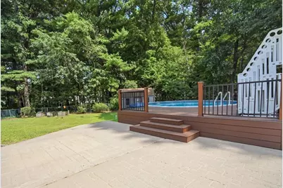 75 Tioga St, Springfield, MA 01128 - Photo 34