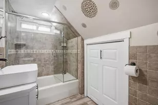 75 Tioga St, Springfield, MA 01128 - Photo 22