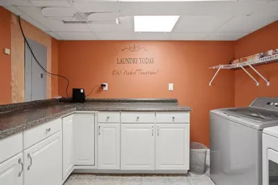 75 Tioga St, Springfield, MA 01128 - Photo 28