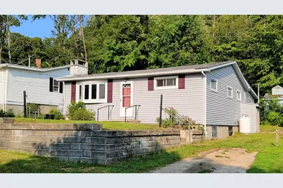 27 Richie Rd, Douglas, MA 01516 - Photo 1