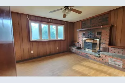 27 Richie Rd, Douglas, MA 01516 - Photo 2