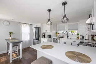 9 Lawrence St, Woburn, MA 01801 - Photo 8