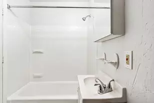 9 Lawrence St, Woburn, MA 01801 - Photo 16