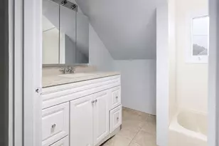 9 Lawrence St, Woburn, MA 01801 - Photo 18