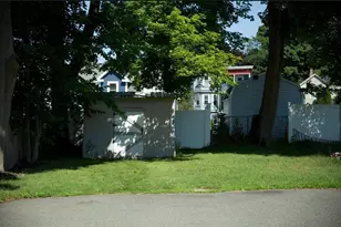 9 Lawrence St, Woburn, MA 01801 - Photo 40