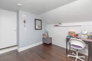 9 Lawrence St, Woburn, MA 01801 - Photo 36