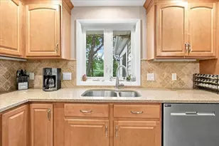 113 Pincushion Rd, Framingham, MA 01702 - Photo 4
