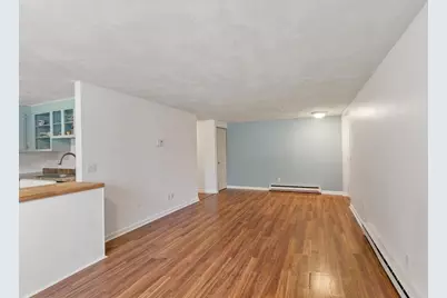 4 Glen Devin St #4, Amesbury, MA 01913 - Photo 4