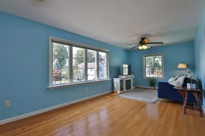 108 Lakeshore Dr, Marlborough, MA 01752 - Photo 4