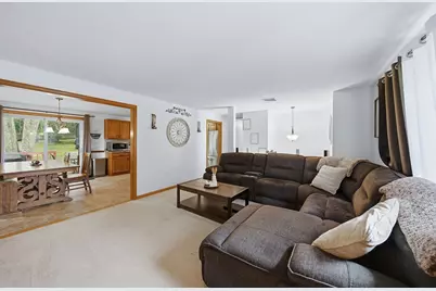 27 Reilly Ave, Blackstone, MA 01504 - Photo 6