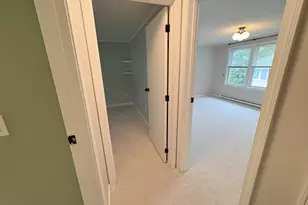 270 Sunderland Rd, Worcester, MA 01604 - Photo 20