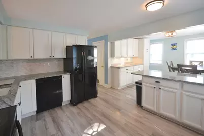 79 Lorchris St, Leominster, MA 01453 - Photo 6