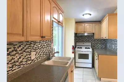 8 Thayer Pl #2, Braintree, MA 02184 - Photo 2